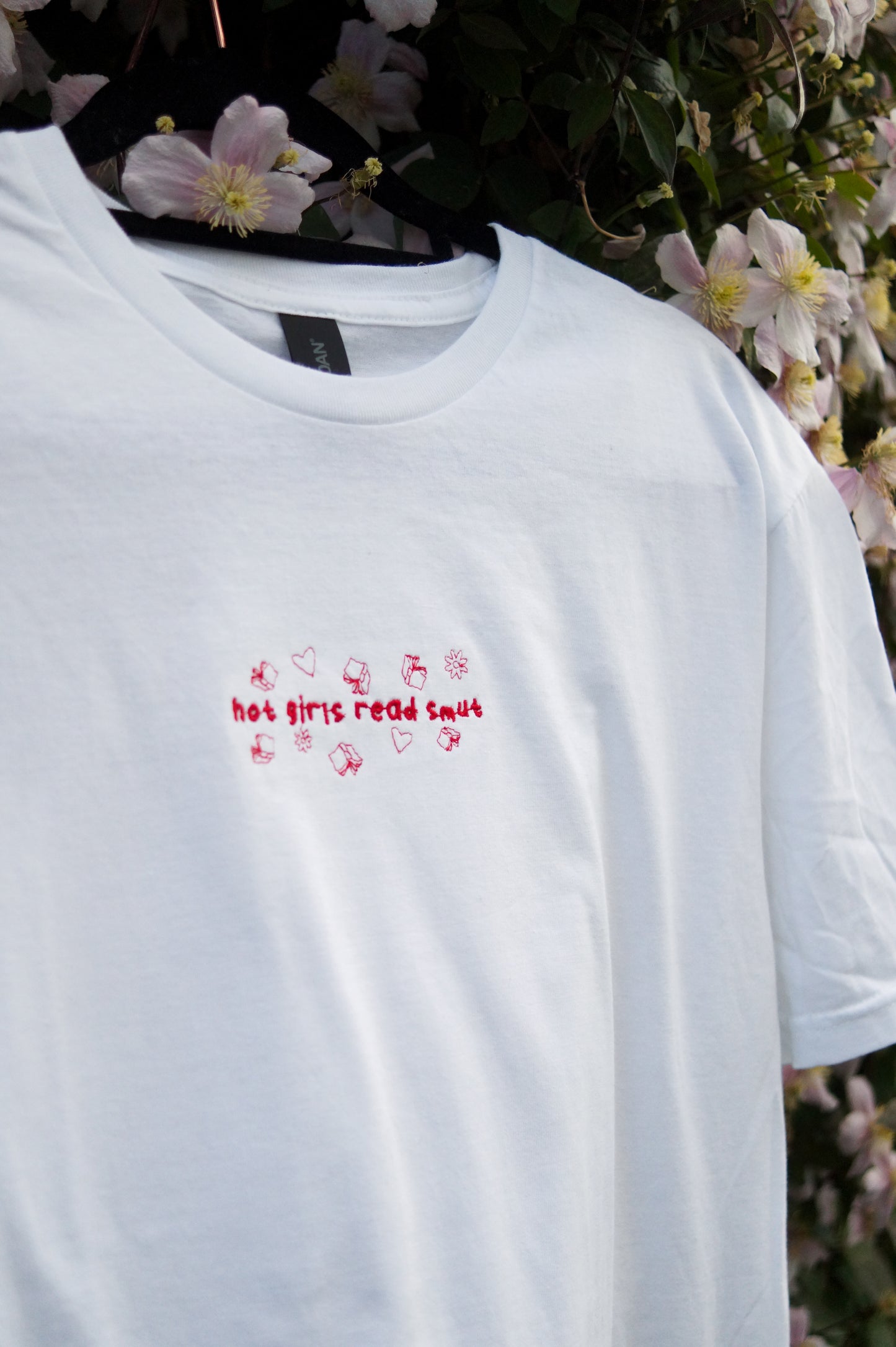 Hot Girls Read Smut T-Shirt