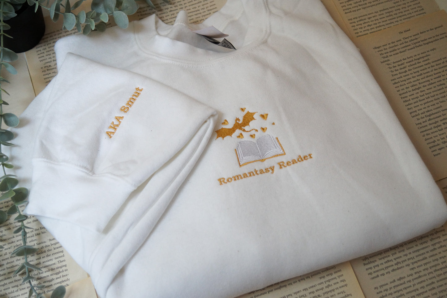 Romantasy Reader (AKA Smut) Crewneck Jumper