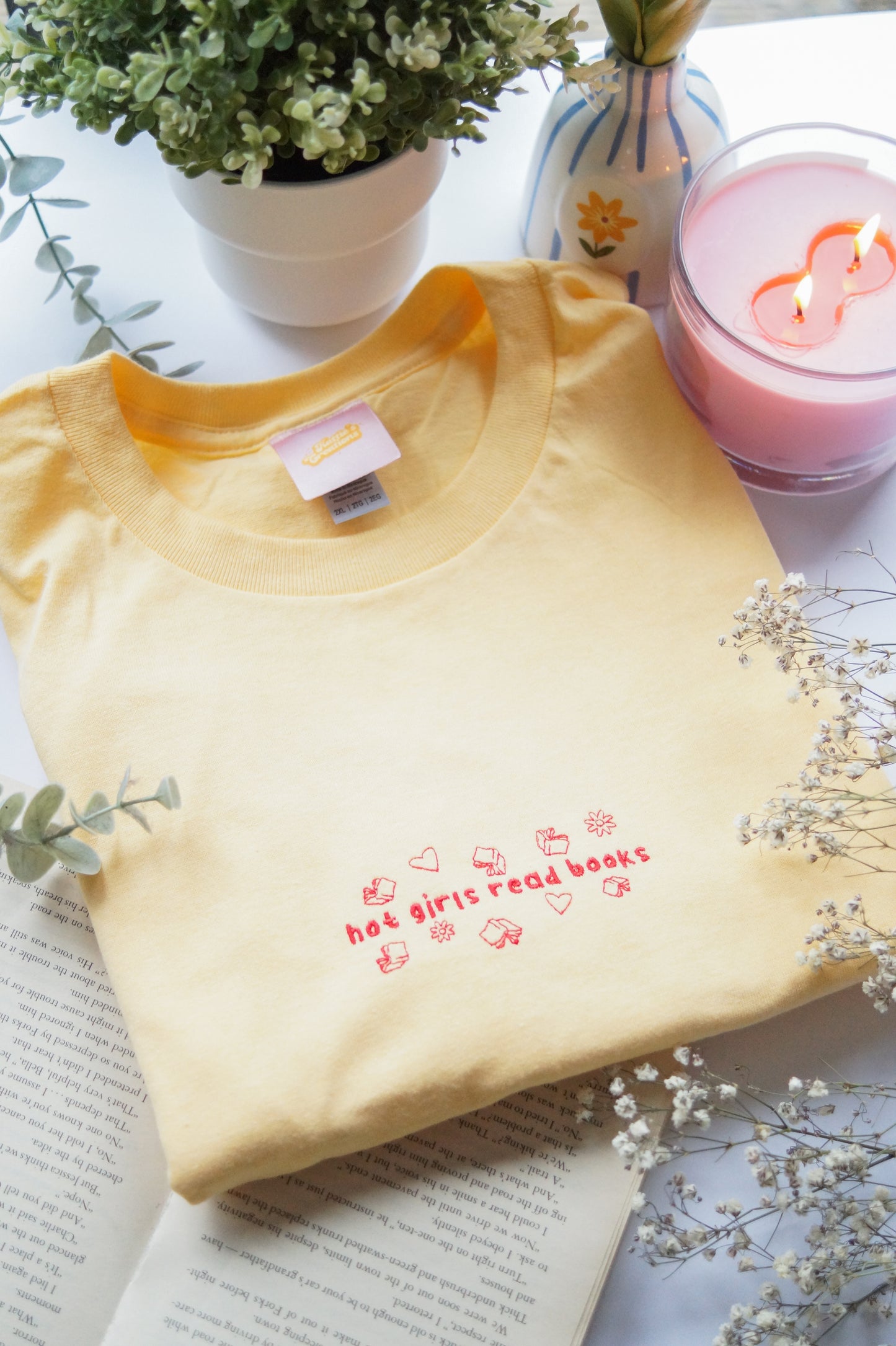 Hot Girls Read Books T-Shirt
